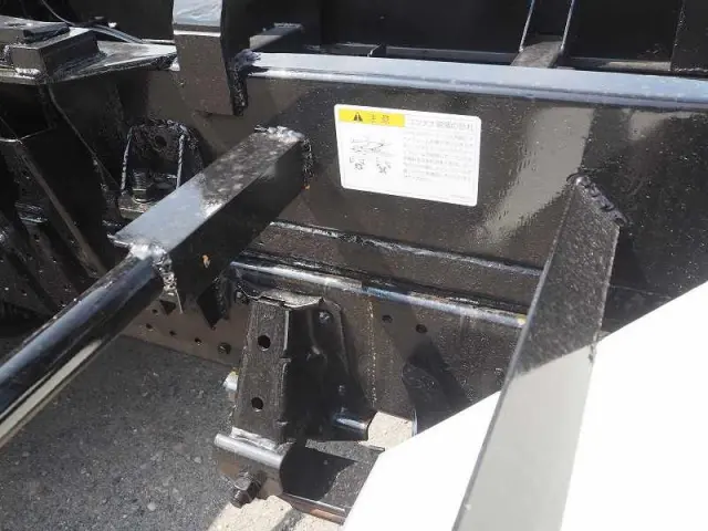 いすゞ エルフ BDG-NKR85N(2WD)の写真34