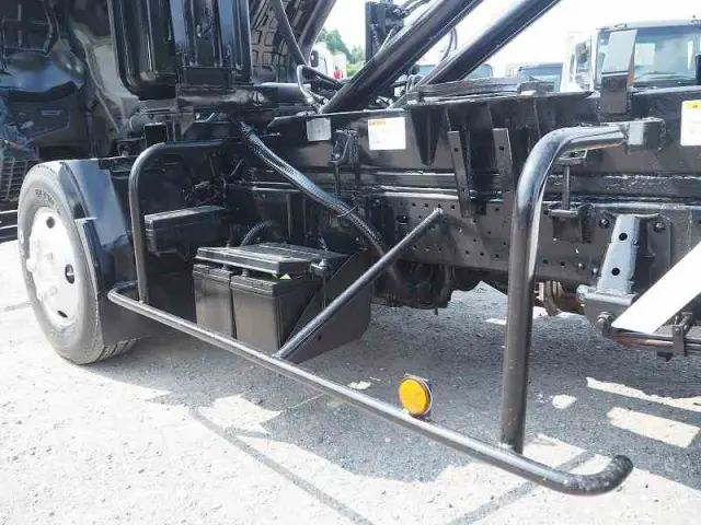 いすゞ エルフ BDG-NKR85N(2WD)の写真35