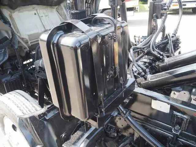 いすゞ エルフ BDG-NKR85N(2WD)の写真36