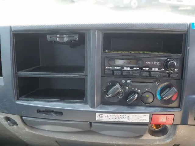 いすゞ エルフ BDG-NKR85N(2WD)の写真49