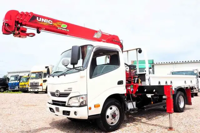 日野 デュトロ TKG-XZU695M(4WD)の写真1