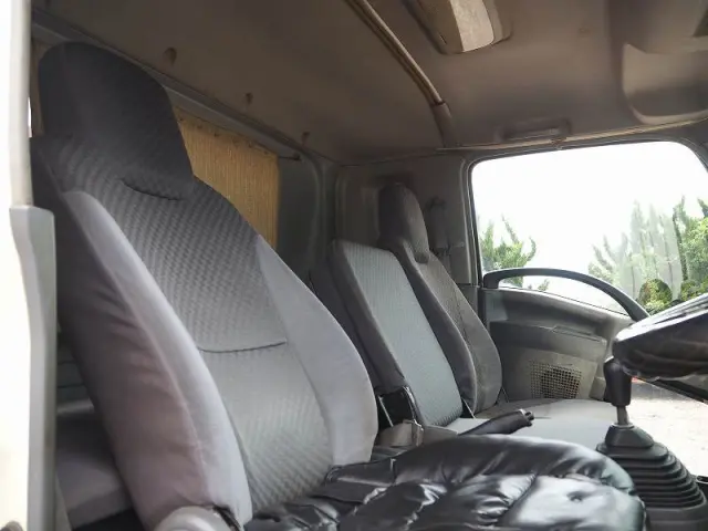 いすゞ フォワード PKG-FRR90S2(2WD)の写真44