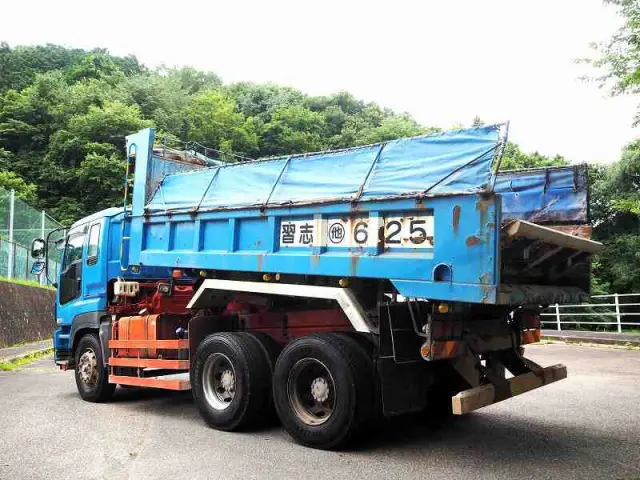 いすゞ ギガ QKG-CXZ77AT(6x4)の写真3