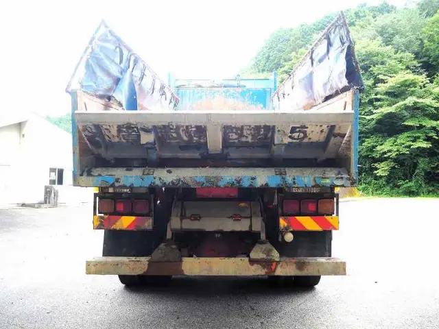 いすゞ ギガ QKG-CXZ77AT(6x4)の写真4