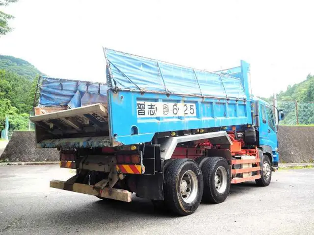 いすゞ ギガ QKG-CXZ77AT(6x4)の写真5