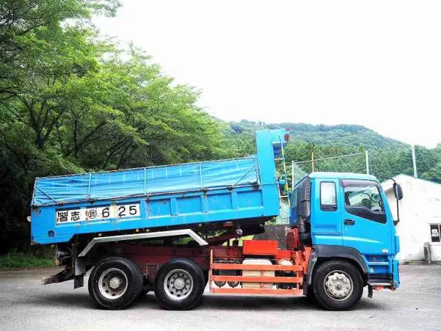 いすゞ ギガ QKG-CXZ77AT(6x4)の写真6