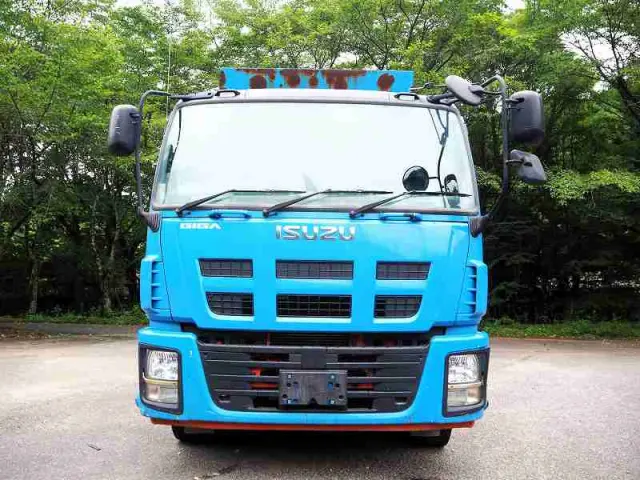 いすゞ ギガ QKG-CXZ77AT(6x4)の写真8
