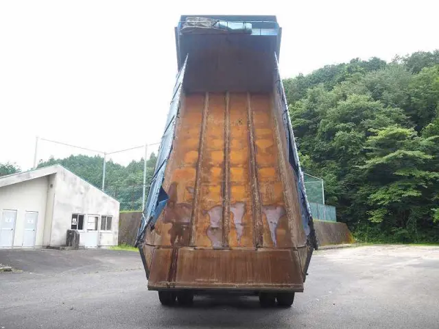 いすゞ ギガ QKG-CXZ77AT(6x4)の写真11