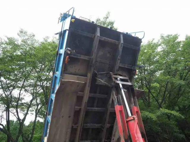 いすゞ ギガ QKG-CXZ77AT(6x4)の写真16