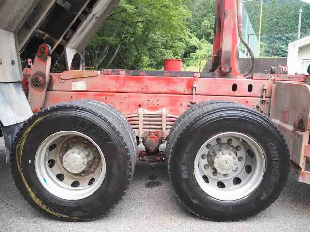 いすゞ ギガ QKG-CXZ77AT(6x4)の写真24