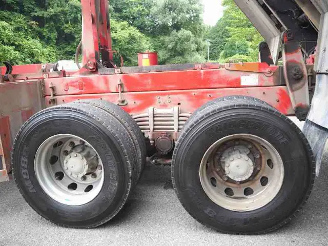 いすゞ ギガ QKG-CXZ77AT(6x4)の写真33