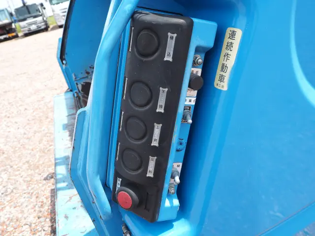 いすゞ エルフ TKG-NKR85N(2WD)の写真29