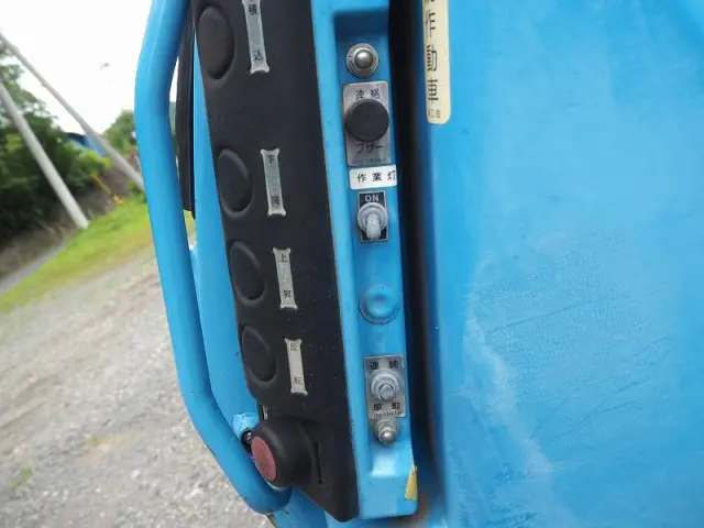 いすゞ エルフ TKG-NKR85N(2WD)の写真31