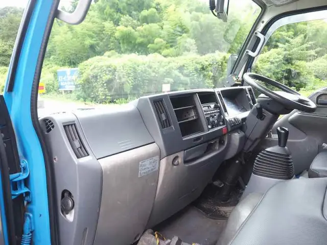 いすゞ エルフ TKG-NKR85N(2WD)の写真44