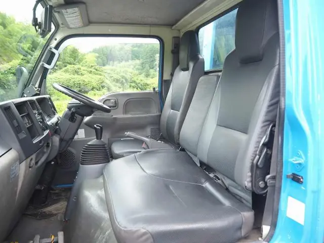 いすゞ エルフ TKG-NKR85N(2WD)の写真45