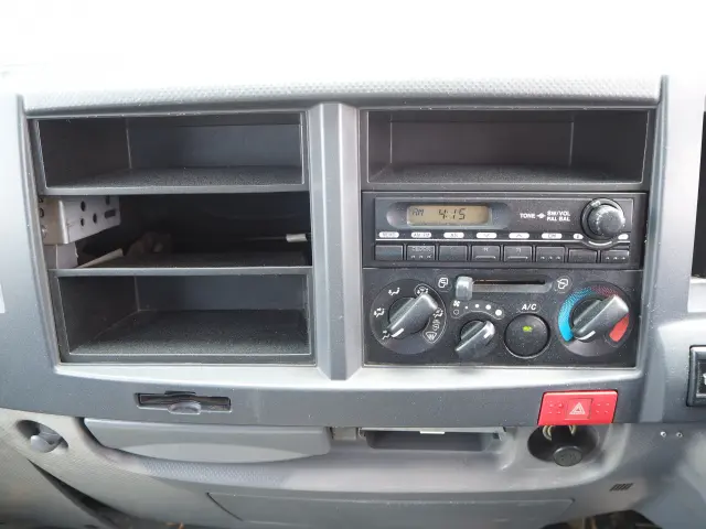 いすゞ エルフ TKG-NKR85N(2WD)の写真48