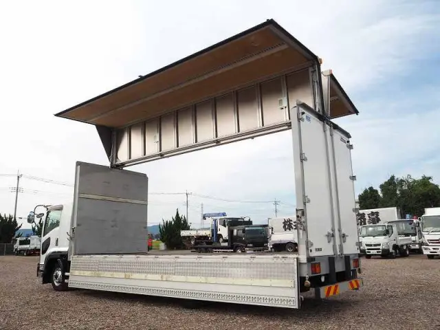 いすゞ フォワード TKG-FRR90T2(2WD)の写真11
