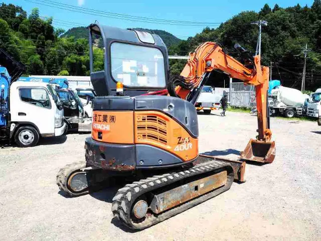 日立 油圧ショベル ZX40UR-3の写真5