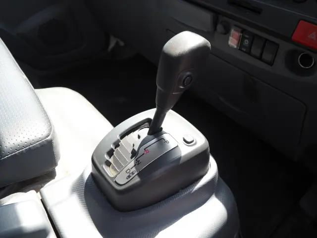 いすゞ エルフ TKG-NPR85YN(2WD)の写真43