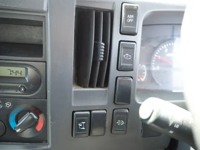 いすゞ エルフ TKG-NPR85YN(2WD)の写真48