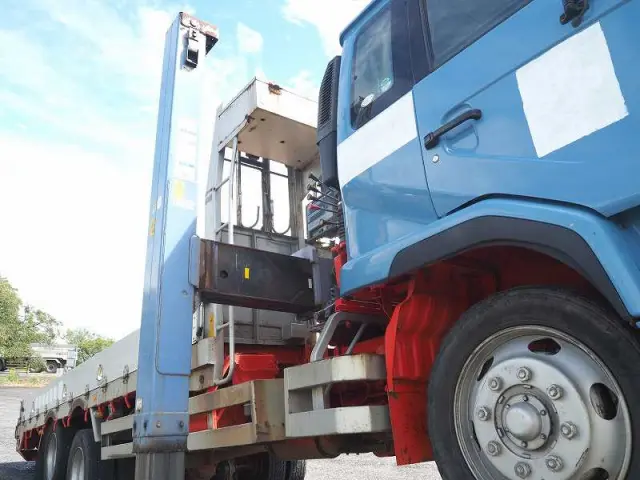 UD コンドル PK-PW37A(6x4)の写真9