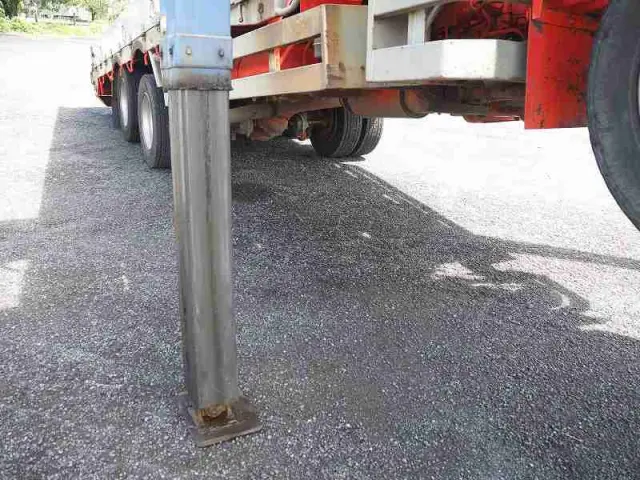 UD コンドル PK-PW37A(6x4)の写真10