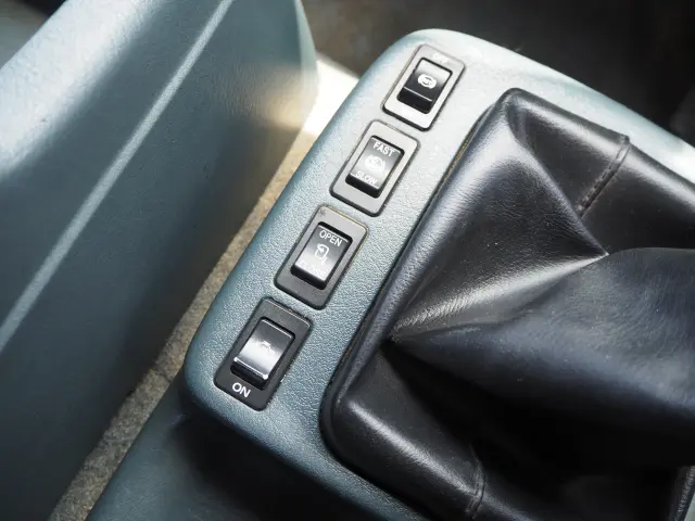 UD コンドル PK-PW37A(6x4)の写真46