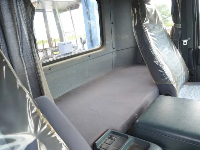 UD コンドル PK-PW37A(6x4)の写真48