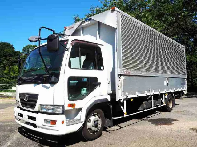 ＵＤ コンドル PB-MK36A(2WD)の写真1