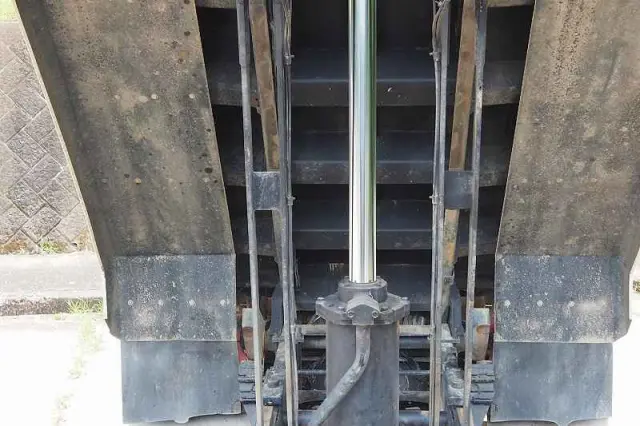 いすゞ ギガ PKG-CXZ77K8(6x4)の写真25