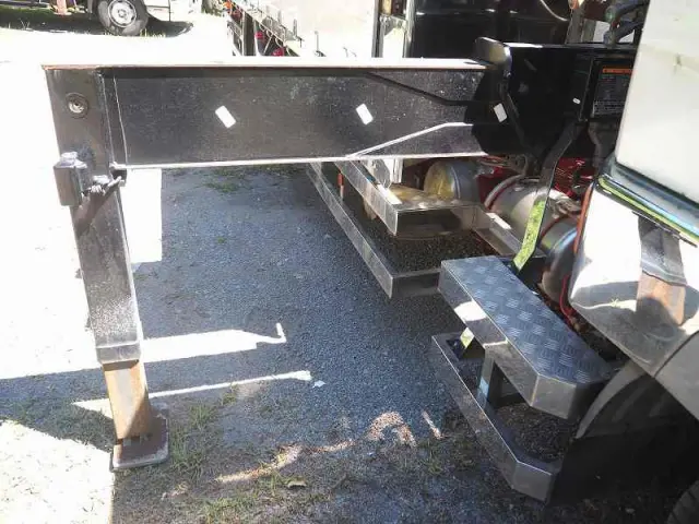 三菱 ファイター QKG-FK62FZ(2WD)の写真9