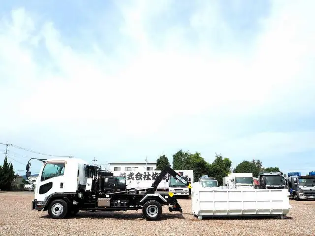 いすゞ フォワード TKG-FRR90S2(2WD)の写真2