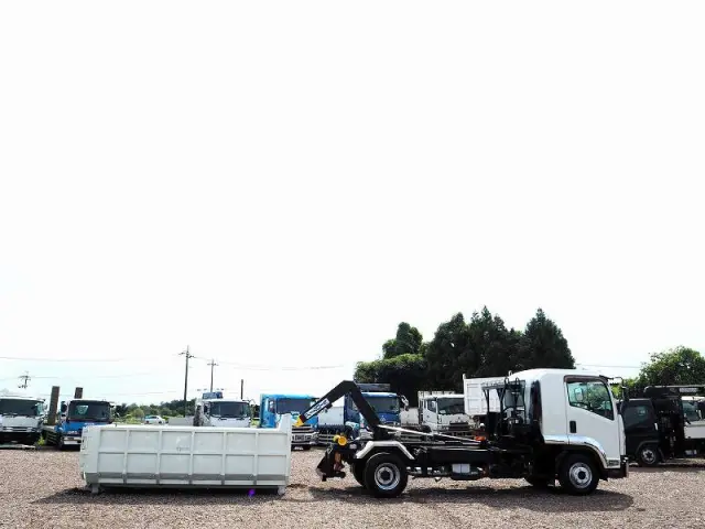 いすゞ フォワード TKG-FRR90S2(2WD)の写真6