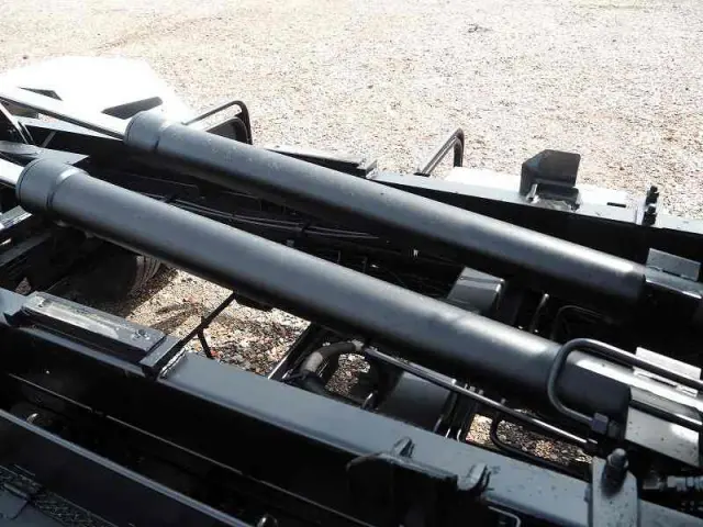 いすゞ フォワード TKG-FRR90S2(2WD)の写真9