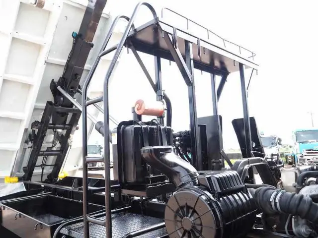 いすゞ フォワード TKG-FRR90S2(2WD)の写真21