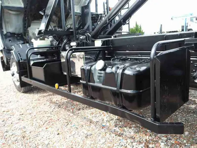 いすゞ フォワード TKG-FRR90S2(2WD)の写真32