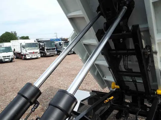 いすゞ フォワード TKG-FRR90S2(2WD)の写真40