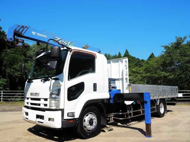 いすゞ フォワード LKG-FTR90T2(2WD)の写真1
