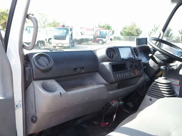 日野 デュトロ TKG-XZU695M(2WD)の写真44