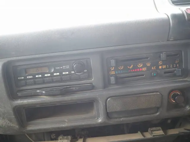 いすゞ エルフ PA-NPR81N(2WD)の写真48