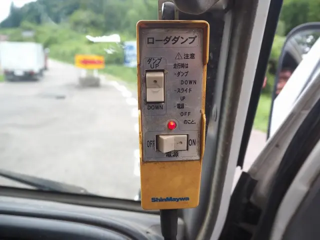 いすゞ エルフ PA-NPR81N(2WD)の写真49