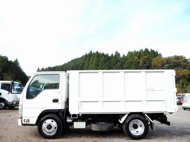 いすゞ エルフ TPG-NKS85AN(4WD)の写真2