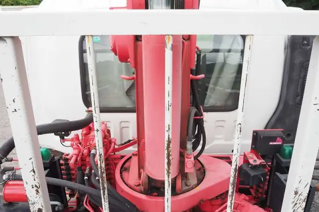 いすゞ フォワード TKG-FRR90S2(2WD)の写真16