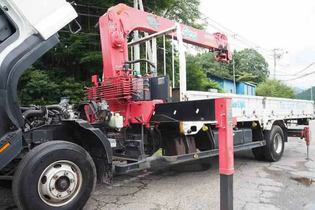 いすゞ フォワード TKG-FRR90S2(2WD)の写真32