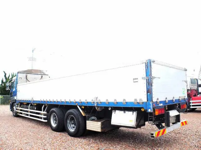 UD クオン QKG-CD5ZAW(6x2)の写真3