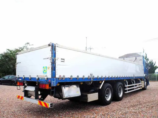 UD クオン QKG-CD5ZAW(6x2)の写真5