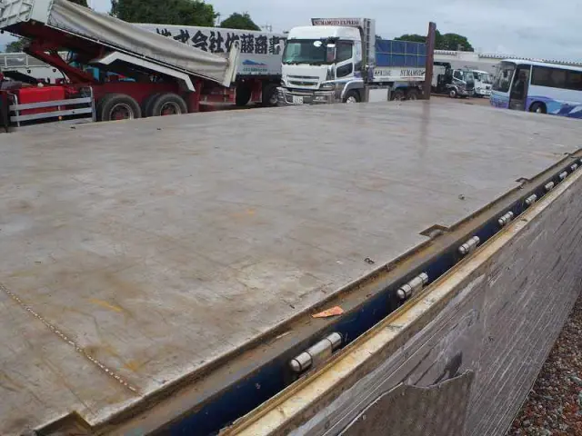 UD クオン QKG-CD5ZAW(6x2)の写真11