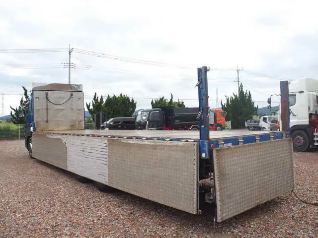 UD クオン QKG-CD5ZAW(6x2)の写真12