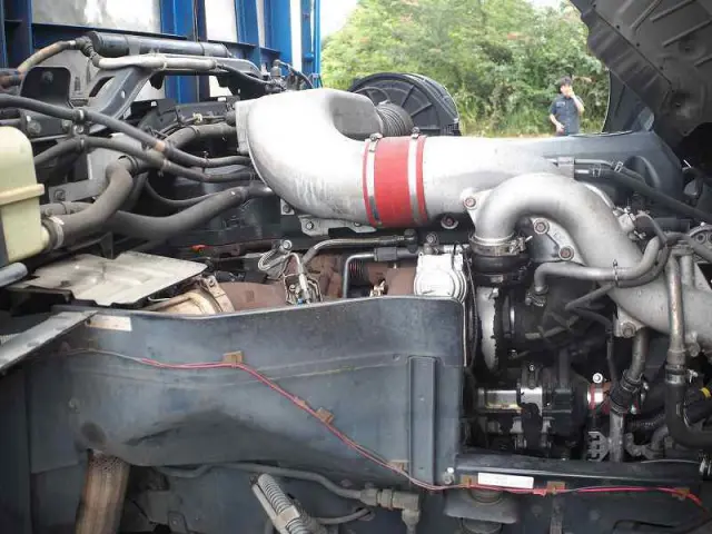 UD クオン QKG-CD5ZAW(6x2)の写真17