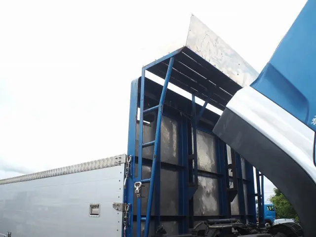 UD クオン QKG-CD5ZAW(6x2)の写真19